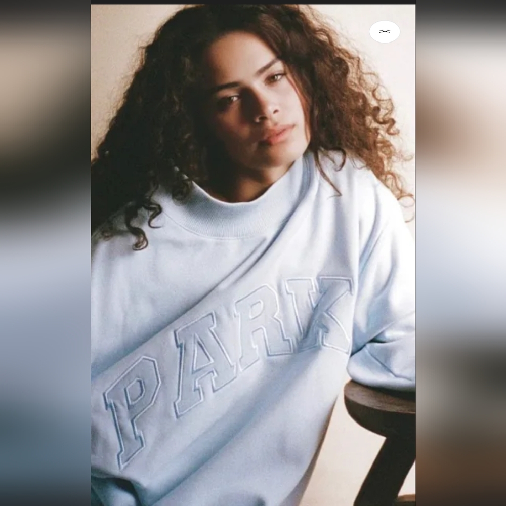 LOOKING FOR Parke Light Blue Crewneck Sweatshirt - Picture 2 of 2